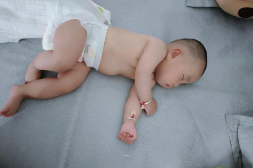 齐齐哈尔几个月宝宝会抬头